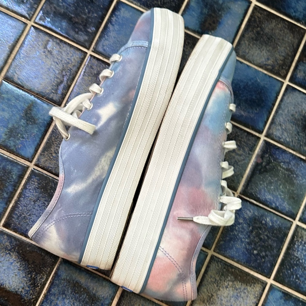 Keds Tie Dye Triple kick Canvas Sneakers - Picture 7 of 10